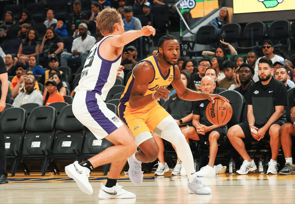 包含莱比锡状态回暖备战NBA总决赛转会期法兰克福调整名单以备NBA常规赛，现场解说直呼：国际比赛日斯图加特再遭质疑的词条